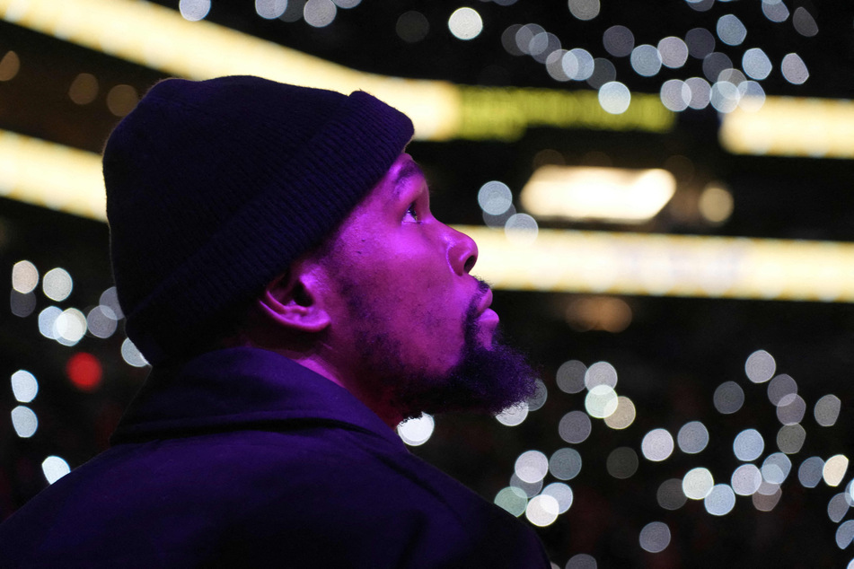 Durant is expected to make his debut for the Phoenix Suns against the Charlotte Hornets.