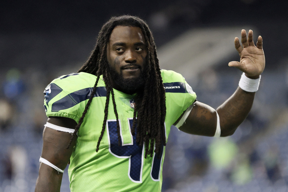Former Seattle Seahawks and Baltimore Ravens running back Alex Collins died in a motorcycle accident at the age of 28.