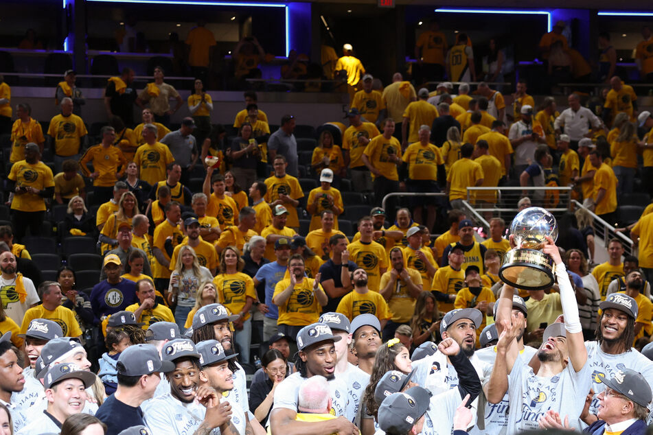 The Indiana Pacers lifted the Eastern Conference title and secured a place in the NBA Finals after beating the New York Knicks in Game 6 of the series.