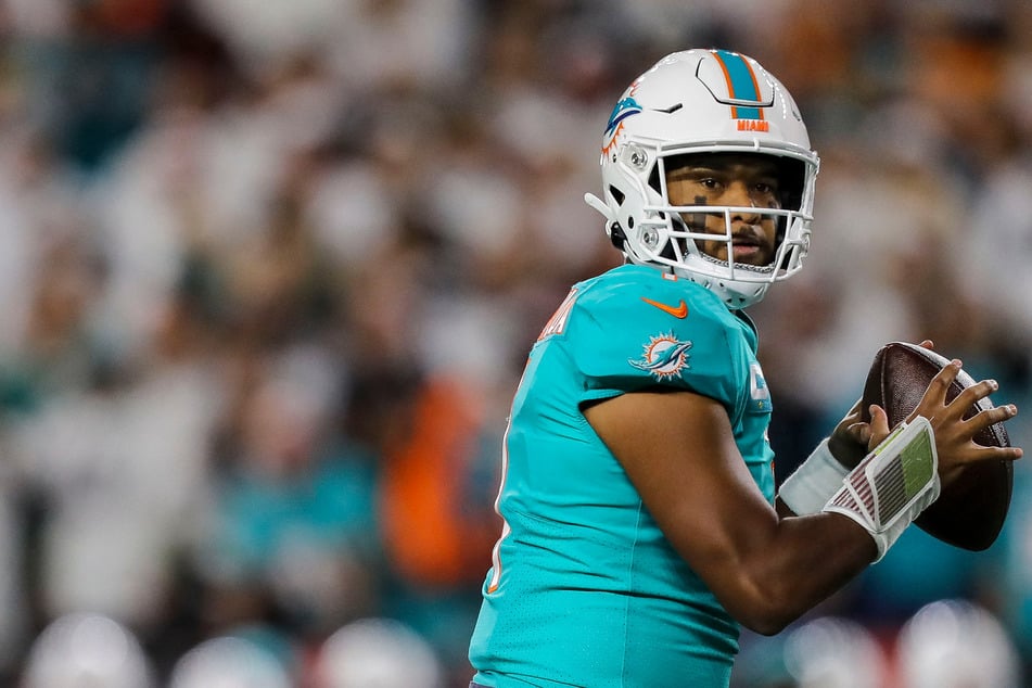 Tua Tagovailoa to be released from hospital with concussion after "scary moment"