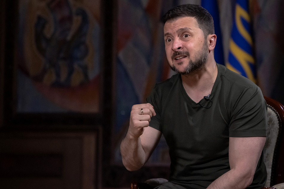 Zelensky concedes dire Ukrainian position as Russian forces continue rapid advance