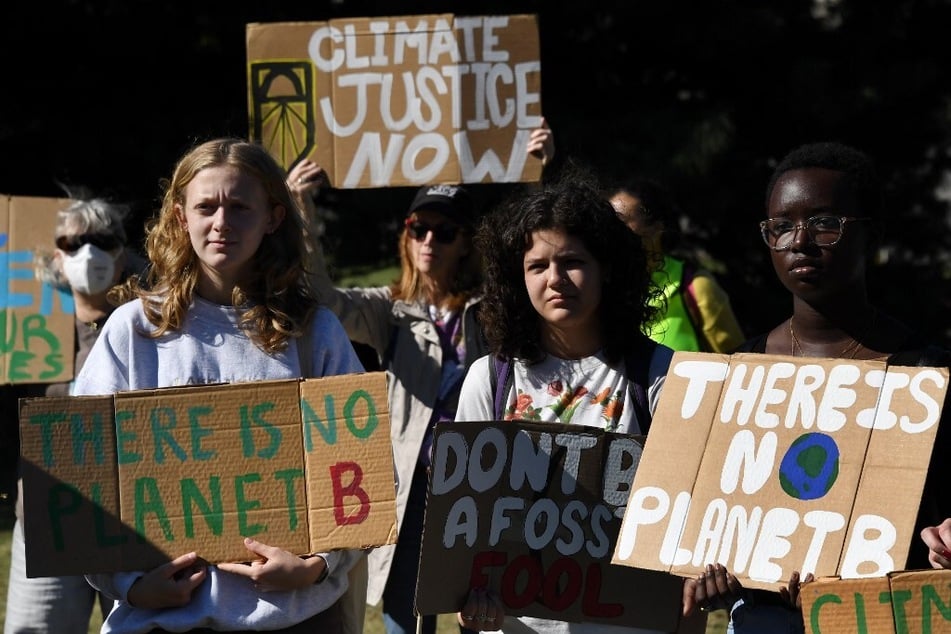 Enormous carbon footprint of wealthy elite revealed in new report