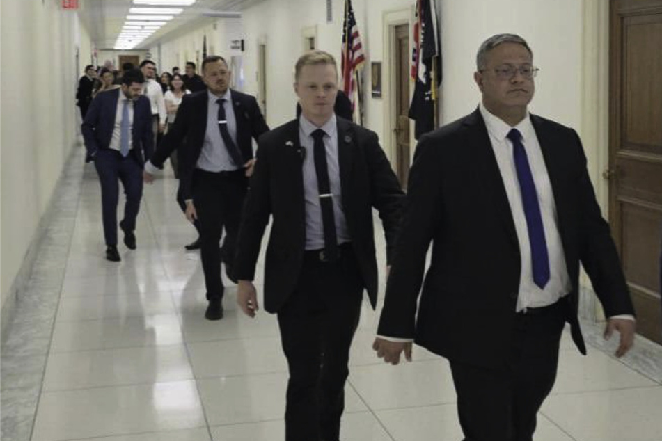 Extremist Israeli minister Ben-Gvir confronted at Capitol: "You are a racist war criminal"