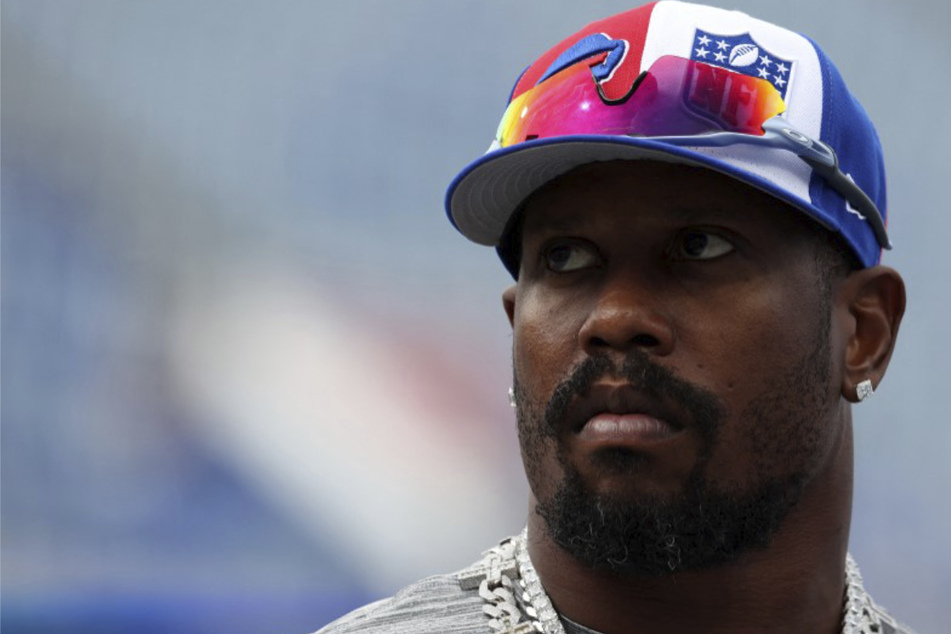 NFL linebacker Von Miller turns himself in on allegations of assault
