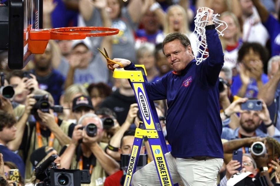 Kansas Jayhawks basketball hands out suspensions over NCAA violations
