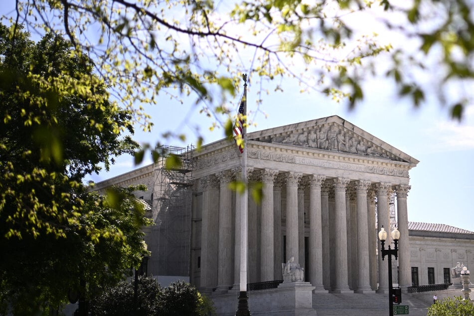 Supreme Court upholds South Carolina racially gerrymandered congressional map