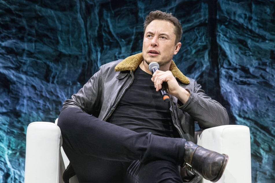 Twitter CEO Elon Musk is considering filling a lawsuit against tech giant Microsoft.