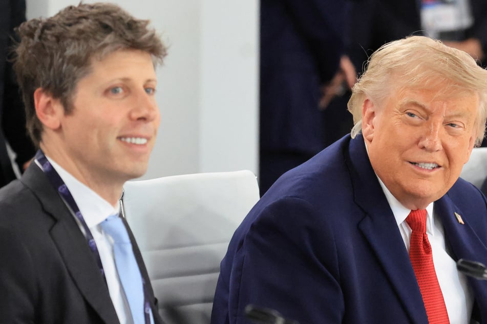 OpenAI CEO Sam Altman (l.) has approached Trump about the idea of public participation in AI technology.