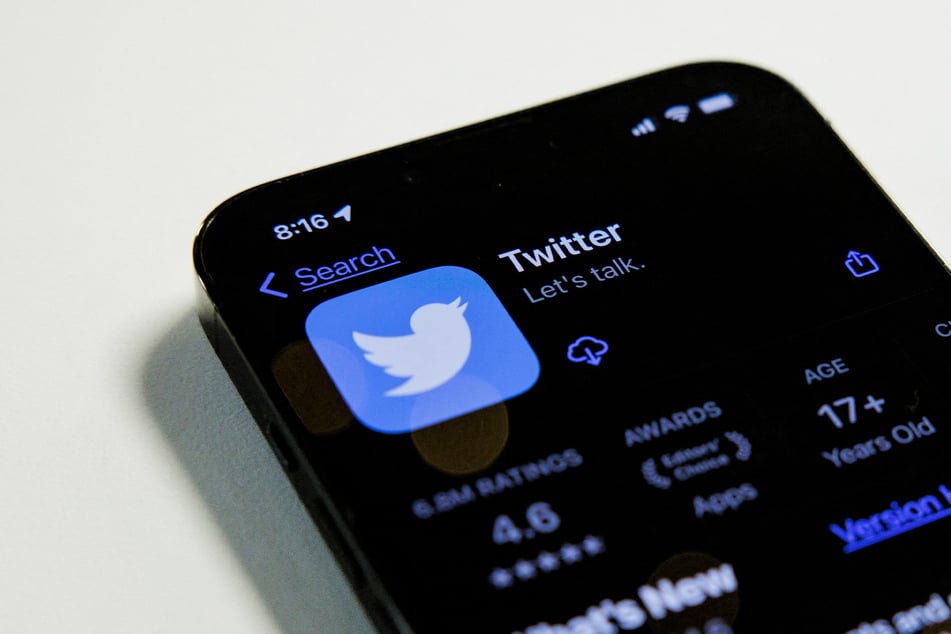 The short message service Twitter was affected by disruptions for hours