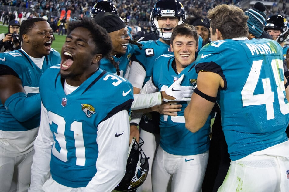 Jacksonville Jaguars kicker Riley Patterson scored a last-second field goal to clinch the comeback win over the LA Chargers.