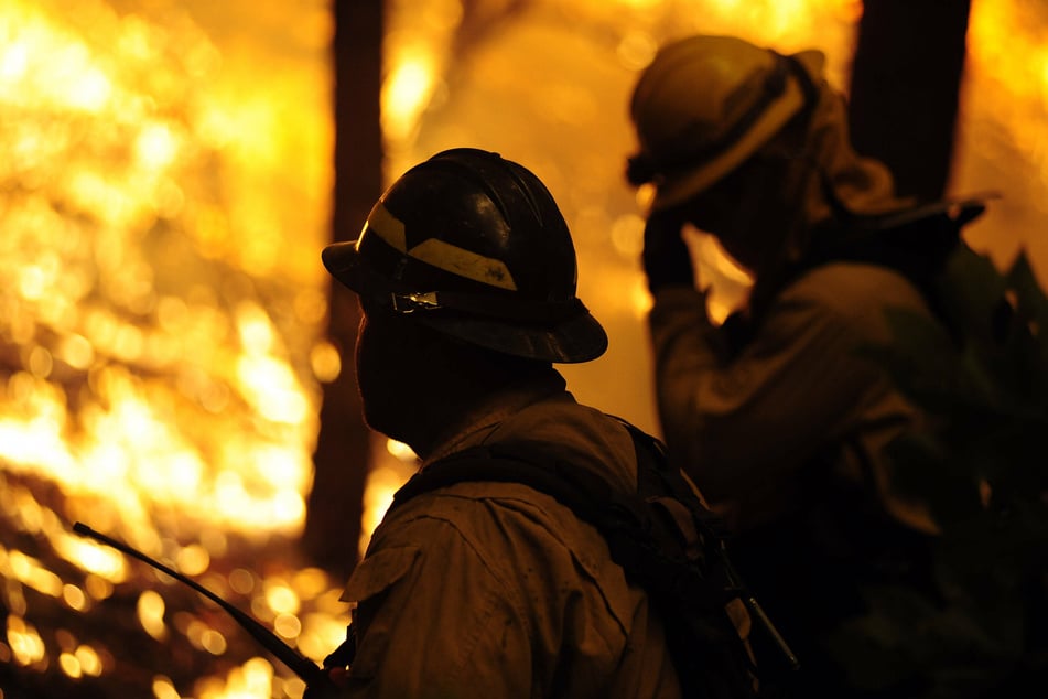 Federal firefighters get long-awaited pay rises starting next week