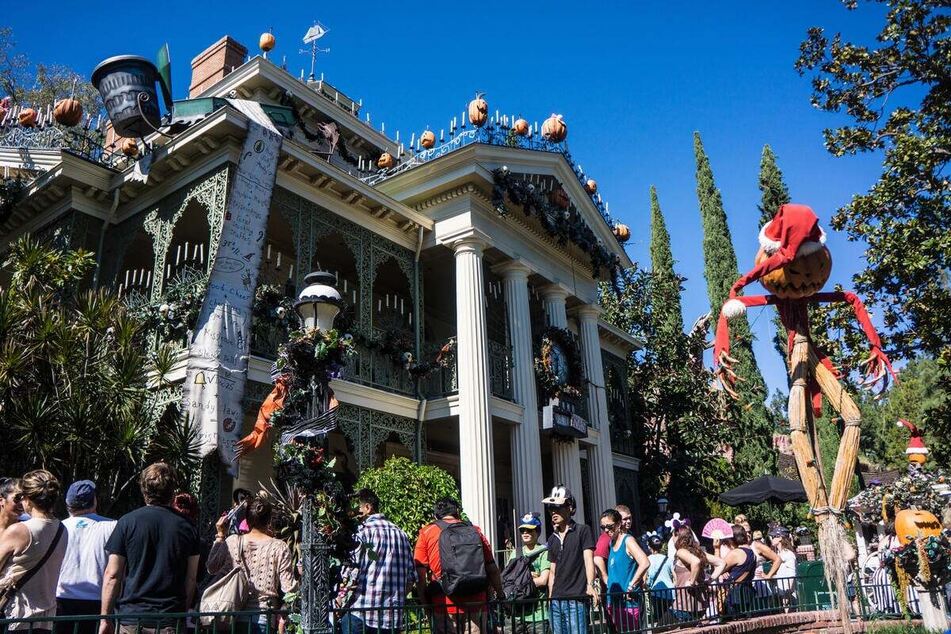 Woman dies after riding Haunted Mansion in Disneyland California