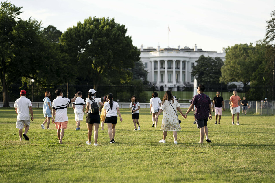 The White House is planning a July 4 celebration with 1,000 people on the White House lawn.