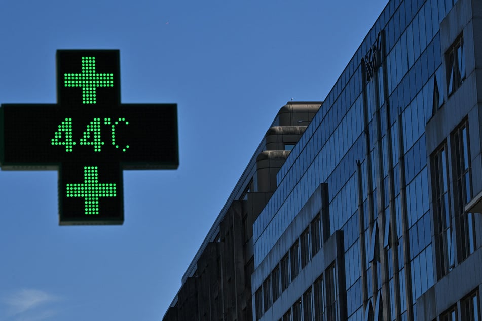 The dramatic heat wave spreading across several European countries has had deadly consequences.