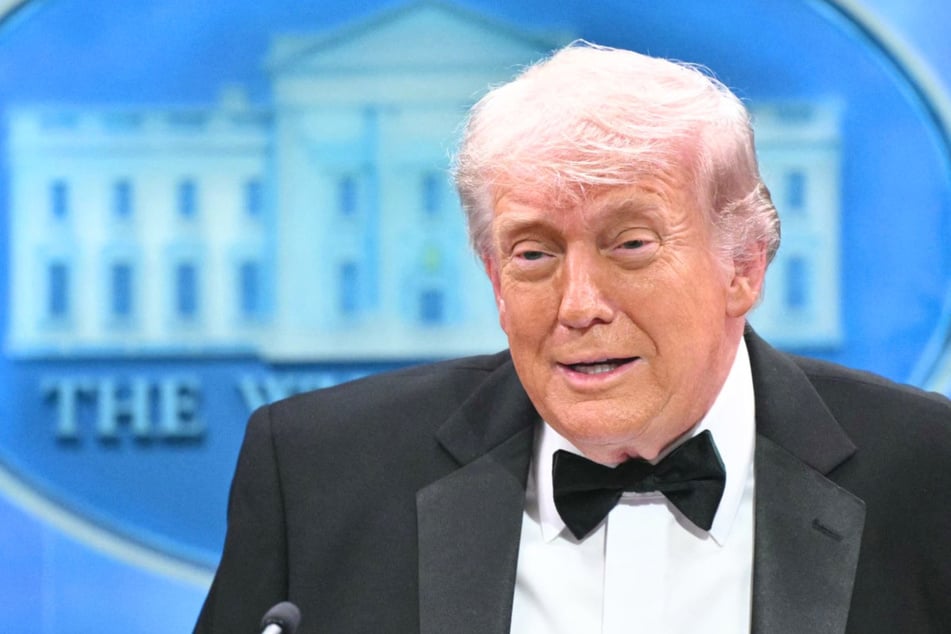 The Trump administration has submitted a court filing in defense of his ballroom that some critics say sounds like one of the president's Truth Social posts.