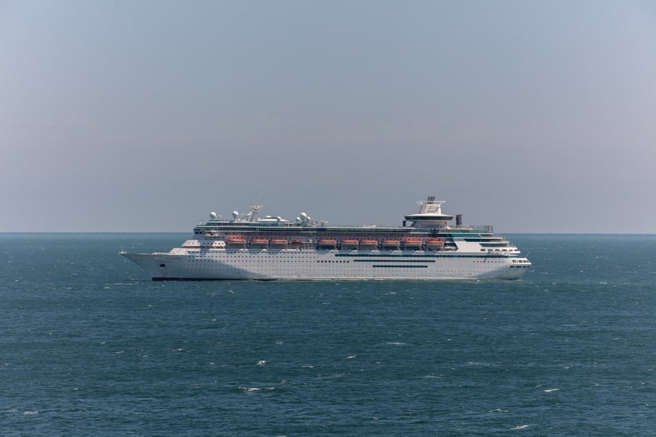 Missing cruise ship passenger found hours after going overboard in "Thanksgiving miracle"