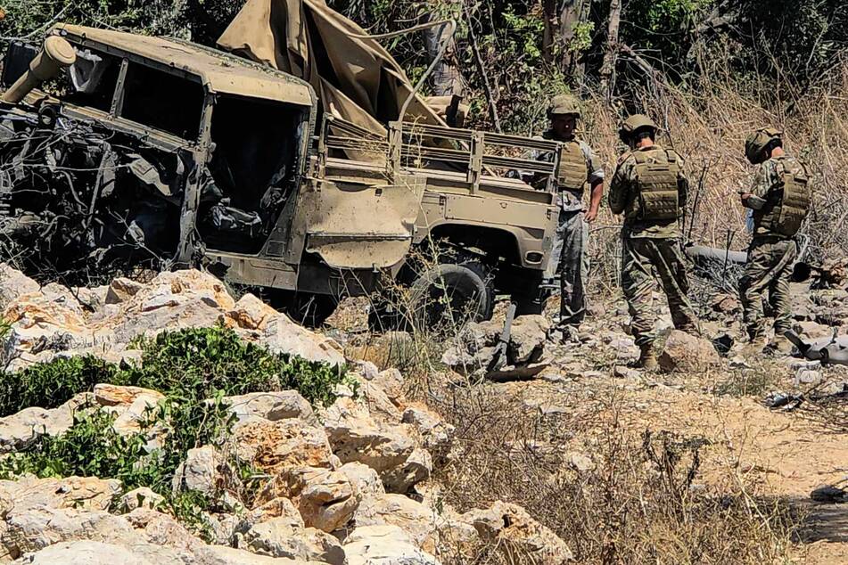 Lebanese army takes over 3 southern "pilot zones" amid Israeli withdrawal efforts