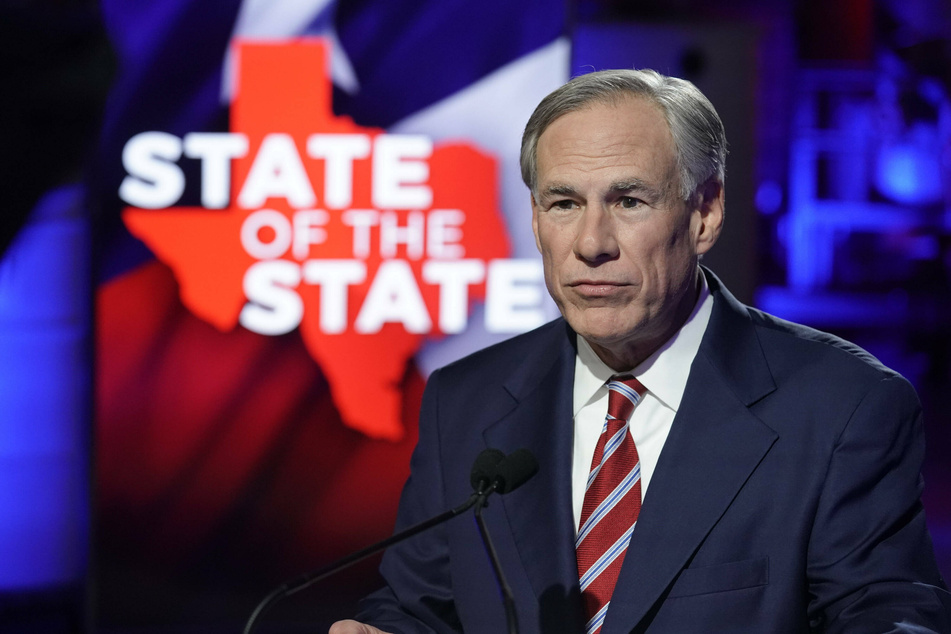Texas Governor Abbott reverses pandemic mandates and calls for "personal responsibility"