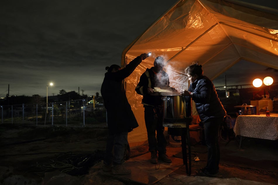 Southern California prepares for dire Christmas storm: "Lives and property are in great danger"