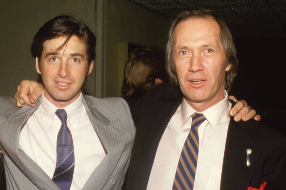 An early image of Robert Carradine (l.) together with his brother David.