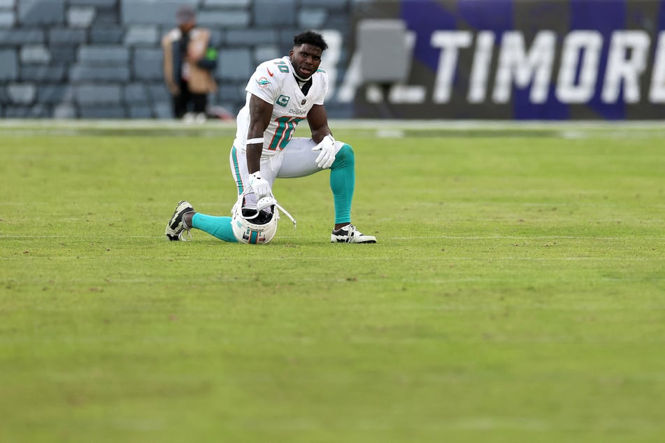 Hill reportedly found out about the fire during team practice in Miami Gardens on Wednesday afternoon.