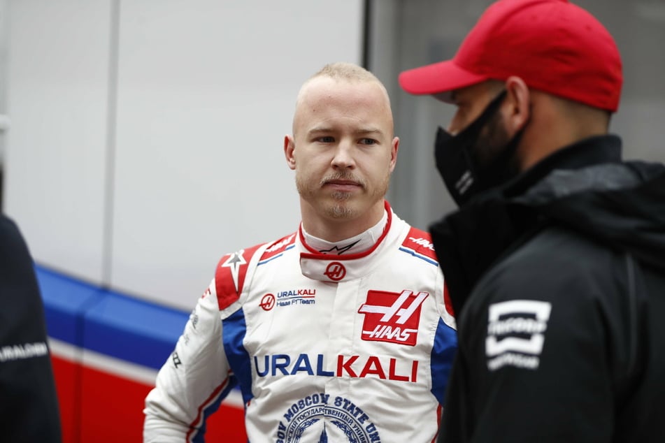 Former Haas driver Nikita Mazepin, the sole Russian driver in F1, can still race in the circuit, but now needs a new sponsor to go along with a neutral flag.