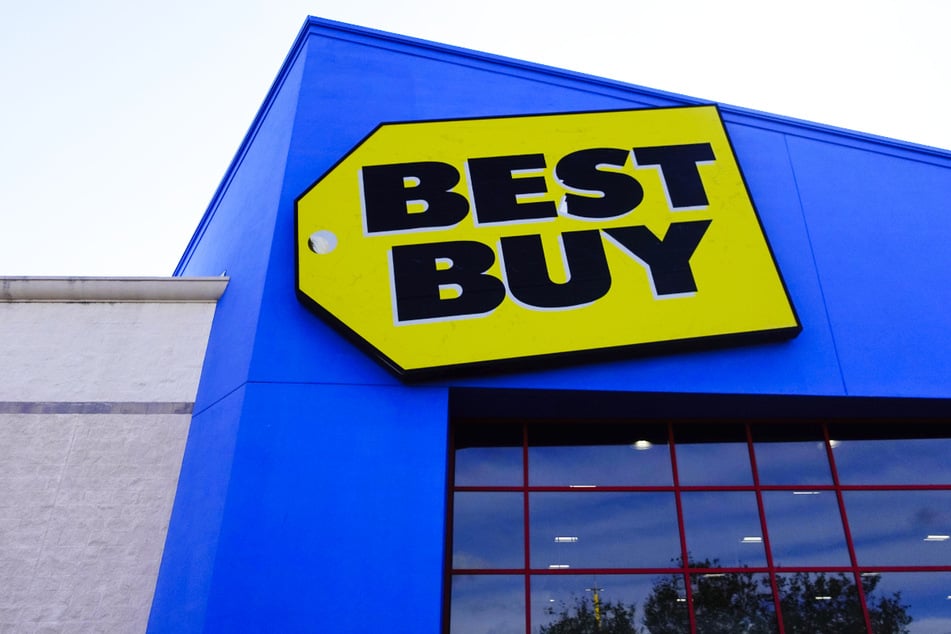 Because of these new deals, everyone rushes to Best Buy on Thursday, October 22