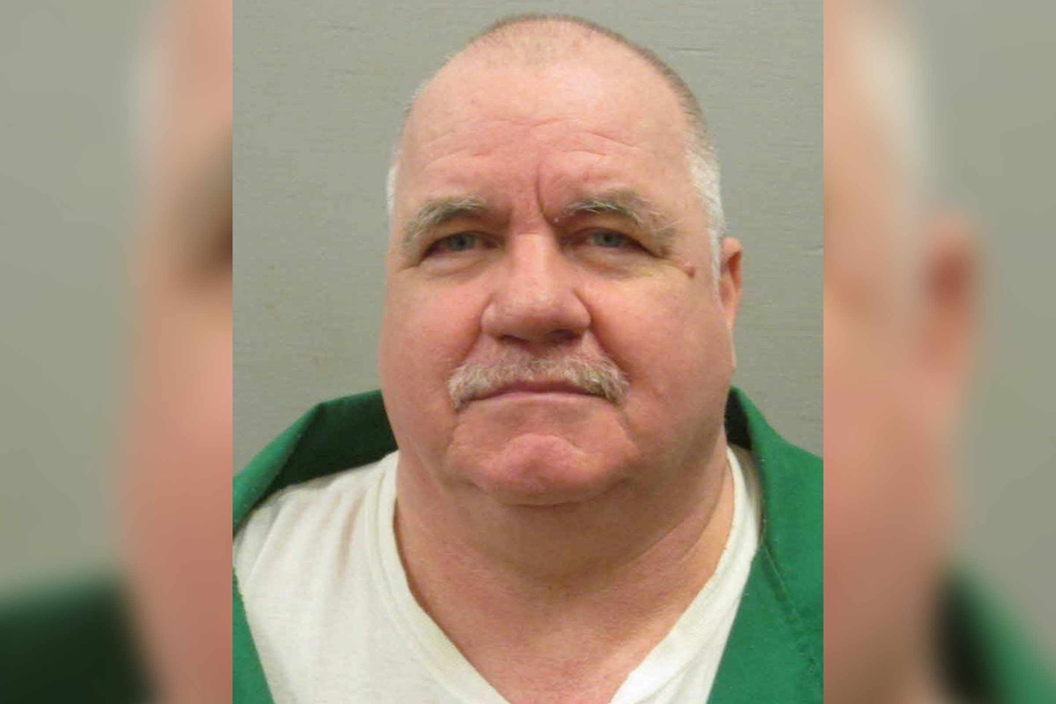 Brad Sigmon, a South Carolina man convicted of murdering his ex-girlfriend's parents with a baseball bat, was put to death by firing squad on Friday in the first such execution in the US in 15 years.