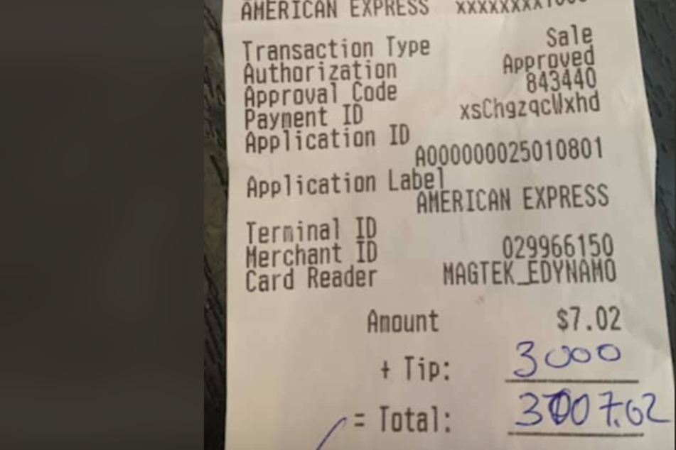 Man orders a beer, bar owner can hardly believe his luck