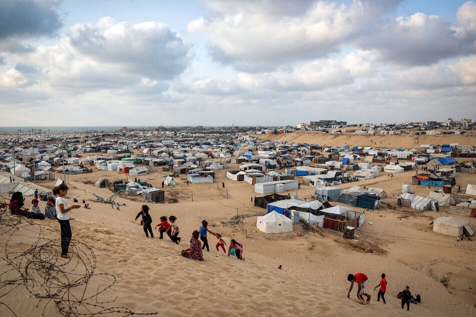 WHO warns of Rafah "bloodbath" as ahead of looming Israeli invasion
