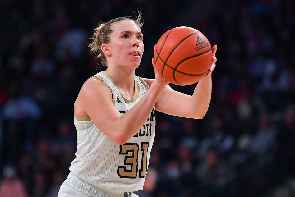 Georgia Tech guard Lotta-Maj Lahtinen led her team with 15 points against UConn.