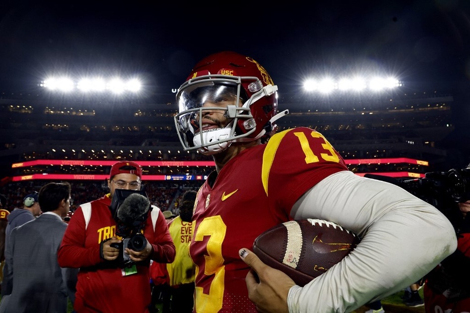 College football: Heisman race sees new leader