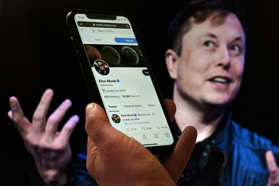 Elon Musk calls off Twitter buyout and the company isn't having it