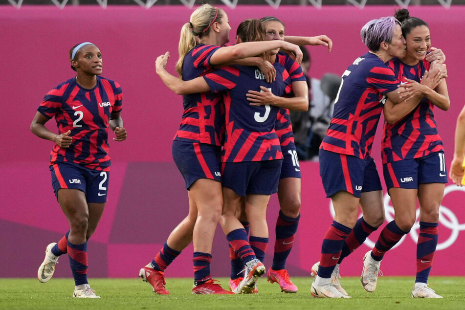 Rapinoe and Lloyd help capture US Olympic soccer bronze