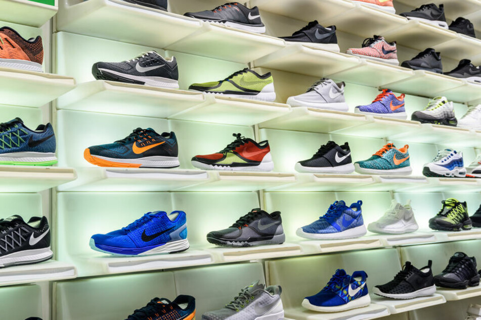 Can you use this Nike warranty hack to get free replacement shoes? This former employee thinks so!