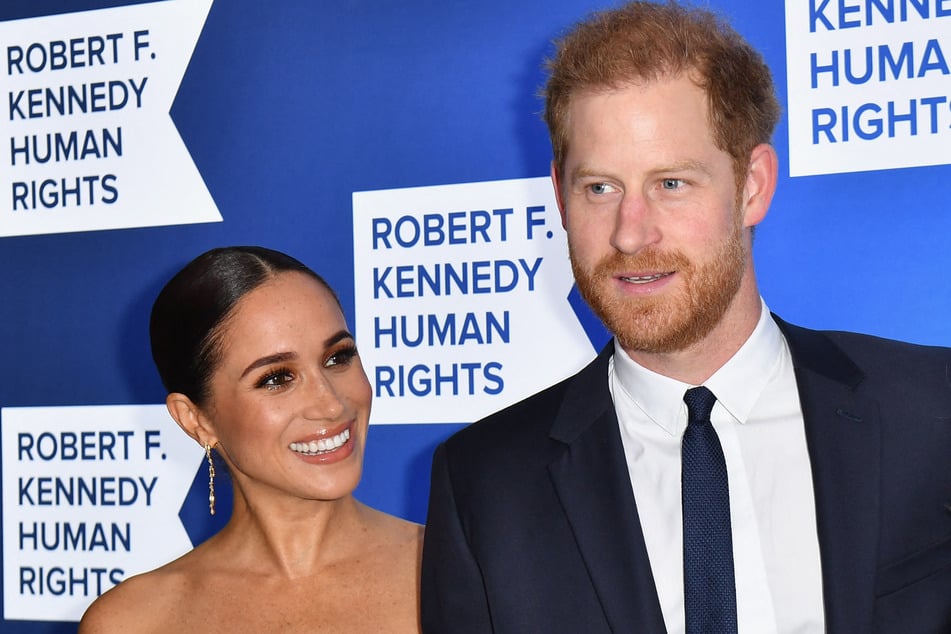 Prince Harry (r.) moved to the US with Meghan Markle after stepping down from their roles as working royals in 2020.