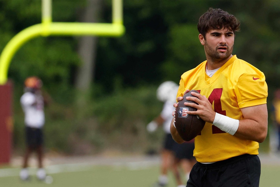 Washington Commanders name new starting quarterback