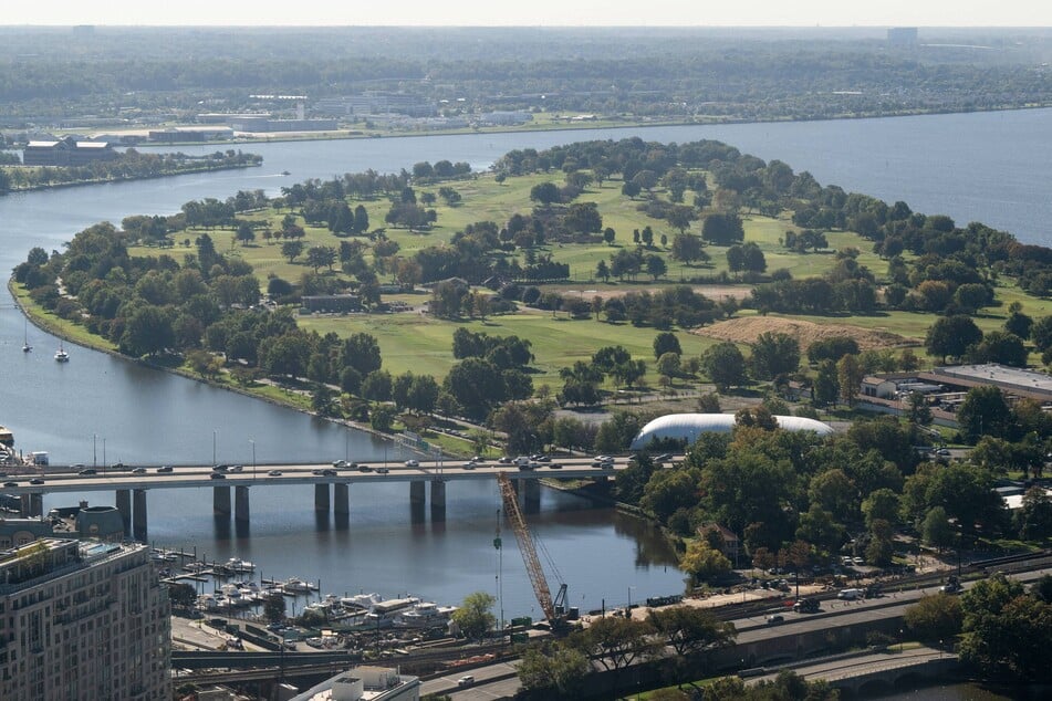 Tree-cutting at Trump's Washington golf course project halted by judge