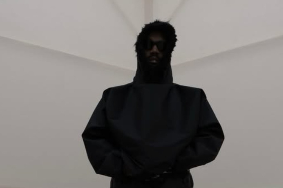 Kanye West shared an unsettling selfie on Instagram along with some more images from his trip to South Korea.