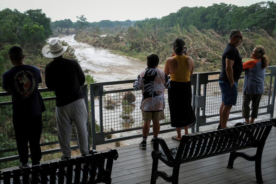 Texas floods: Desperate search for missing continues amid climbing death toll