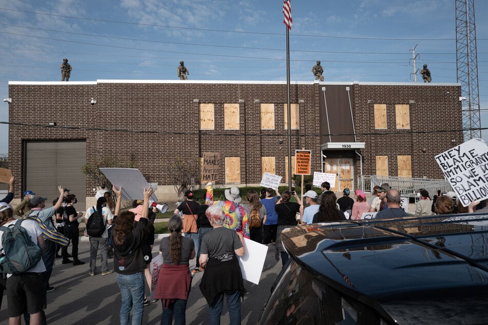Trump's DOJ drops attempt to prosecute anti-ICE protesters in Chicago