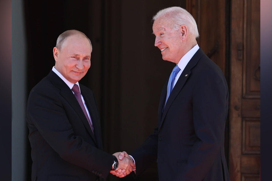 The two world leaders shook hands as they met for their first presidential summit in Geneva.