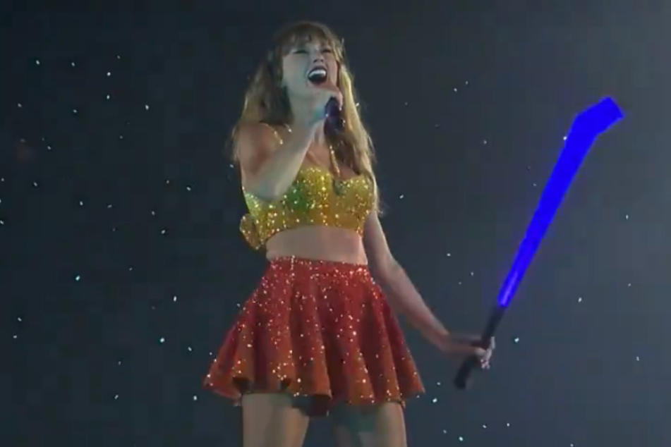 Taylor Swift rocked the Kansas City Chiefs' famous colors during her performance in Paris on Sunday.