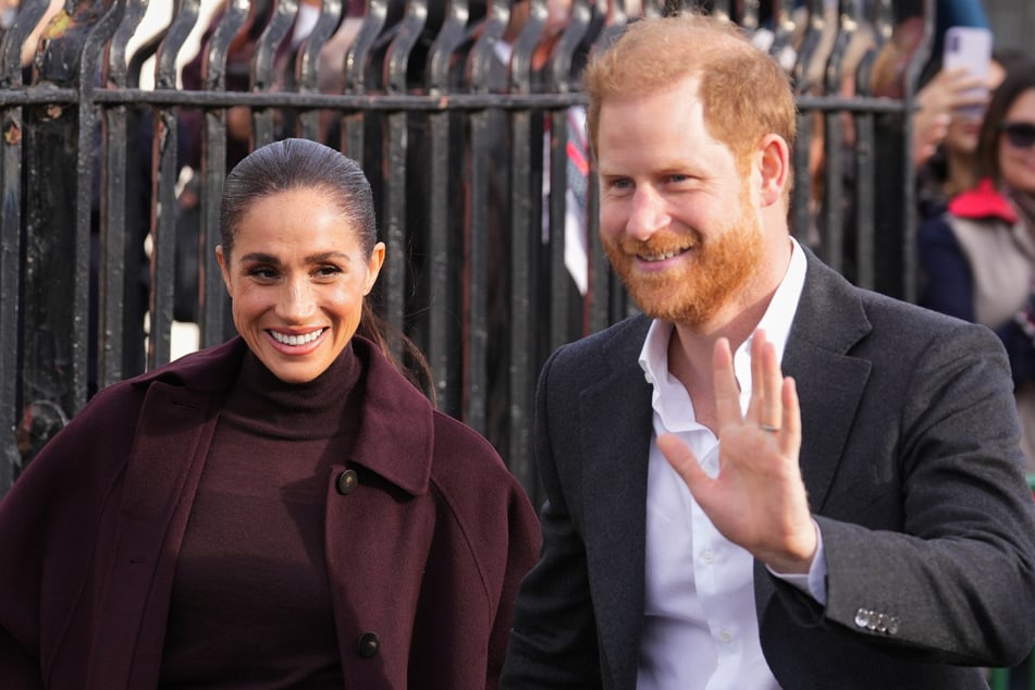 This week, Prince Harry (r.) and Duchess Meghan made their first joint appearance since returning to the UK.