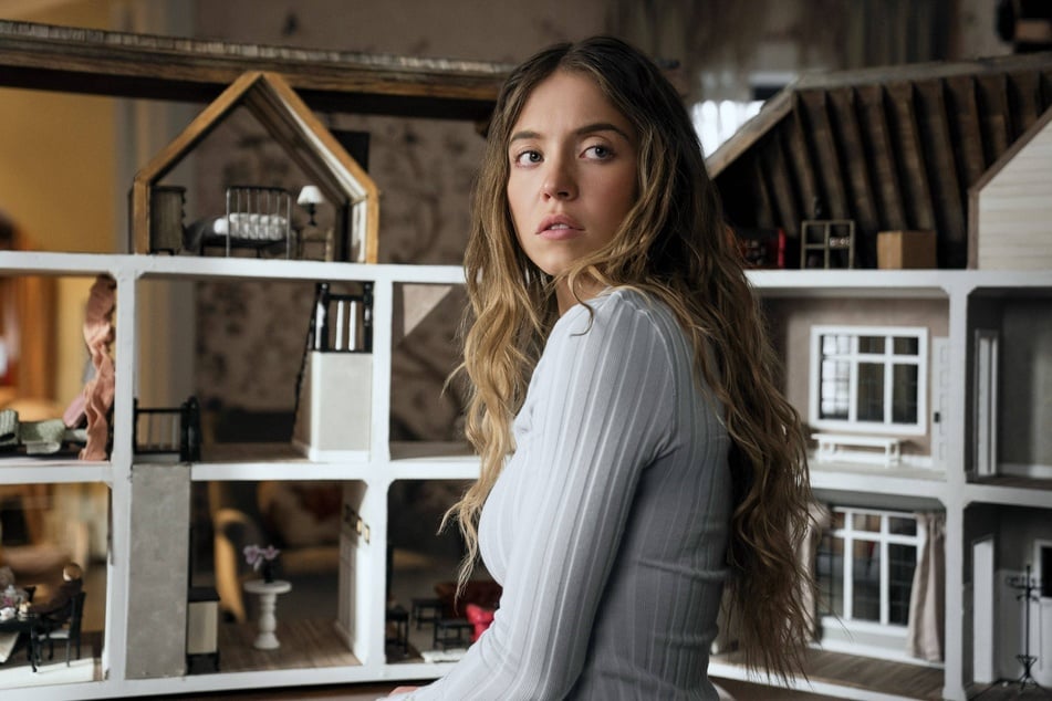 Sydney Sweeney's The Housemaid movie is heading to the stage!