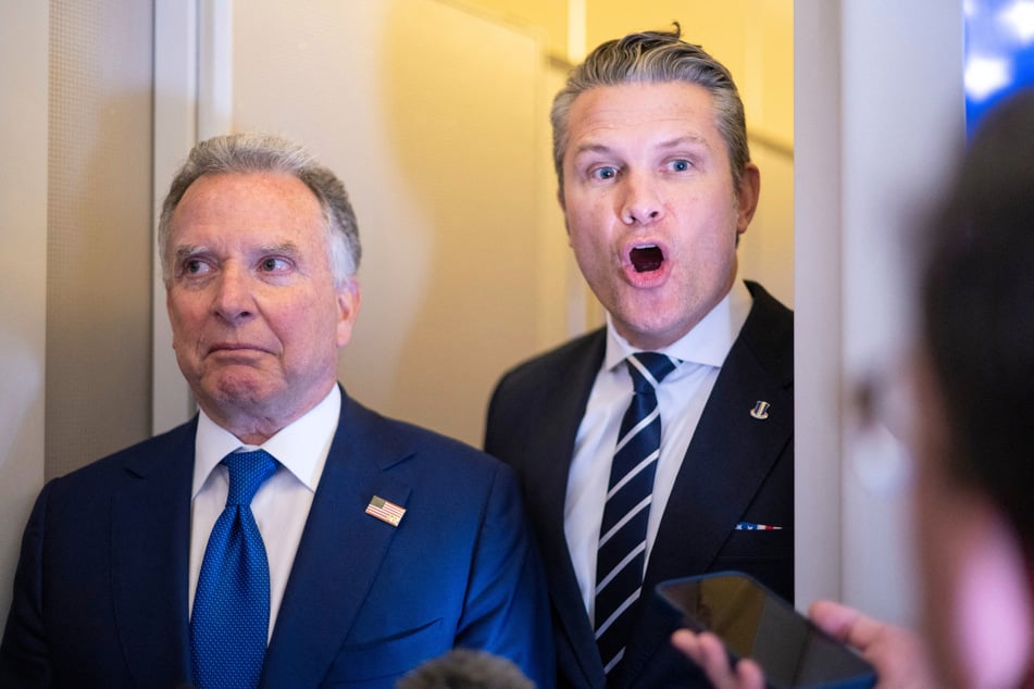 A recent report claims that Secretary of Defense Pete Hegseth's (r.) top aide has been spreading a rumor that they had a wild night out drinking.