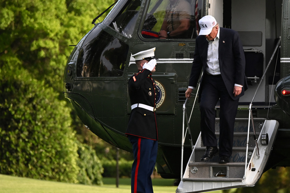 Trump pushes proposal for new helipad at the White House