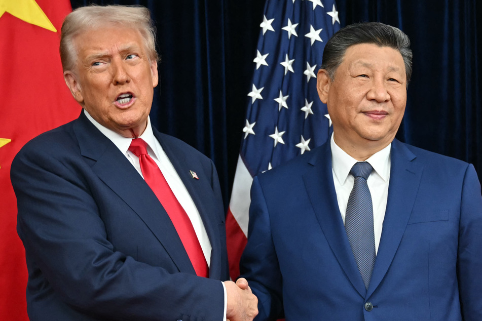 Trump (l.) and Xi met in late October in South Korea for trade talks.
