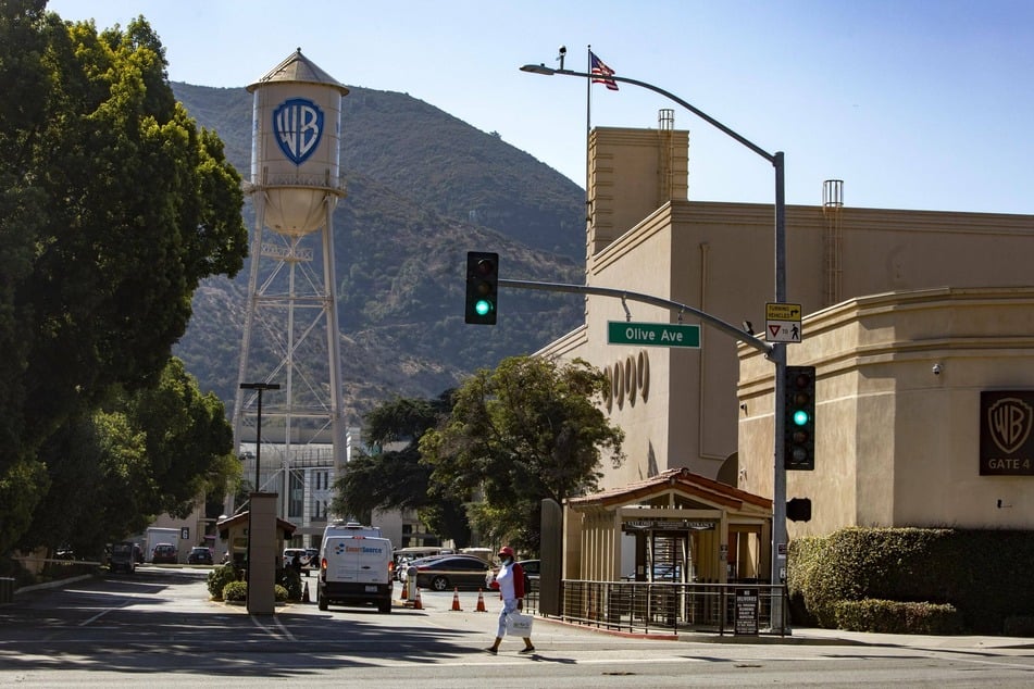Hollywood crews union approves new deal despite majority voting against