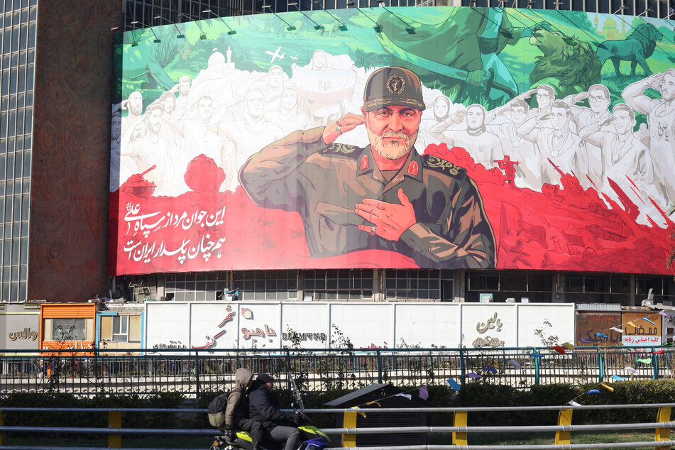 Iran's powerful Revolutionary Guard Corps warns US it has its "finger on the trigger"